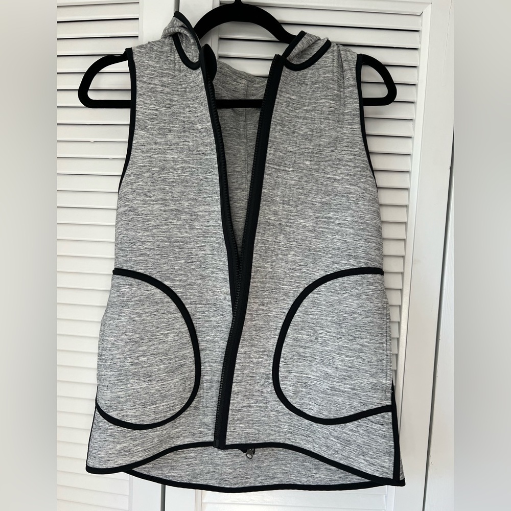 Lululemon Reversible Grey Black Hooded Vest Running Athleisure